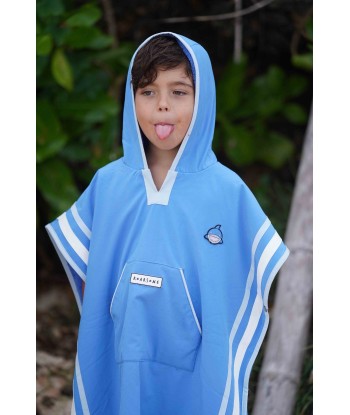 Roarsome Boys Reef The Shark Poncho Towel in Blue Voir les baskets