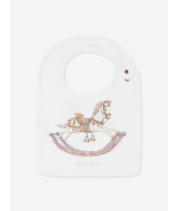 Atelier Choux Baby Rocking Horse Swaddle And Satin Bib Gift Set in White acheter