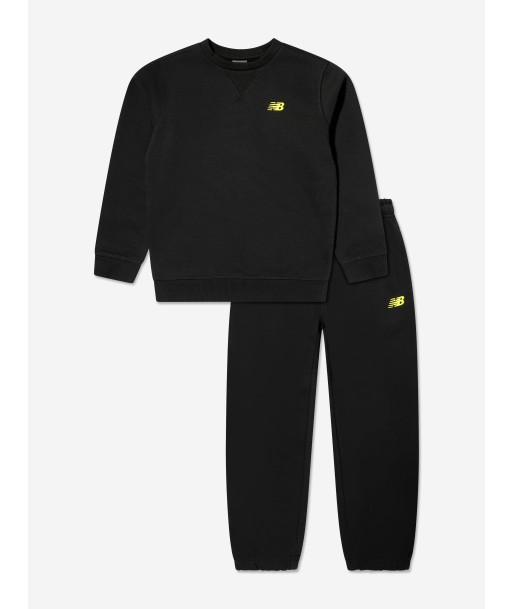 New Balance Boys Brush Back Small Logo Tracksuit in Black des créatures d'habitude